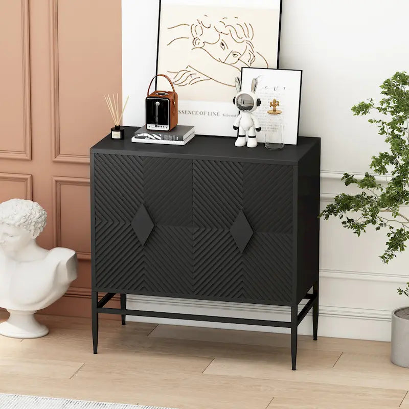 Meuble d'appoint noir à double porte avec portes cannelées et pieds en métal