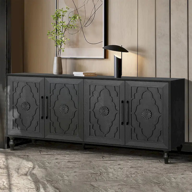 Buffet noir à 4 portes avec panneaux floraux sculptés et pieds tournés